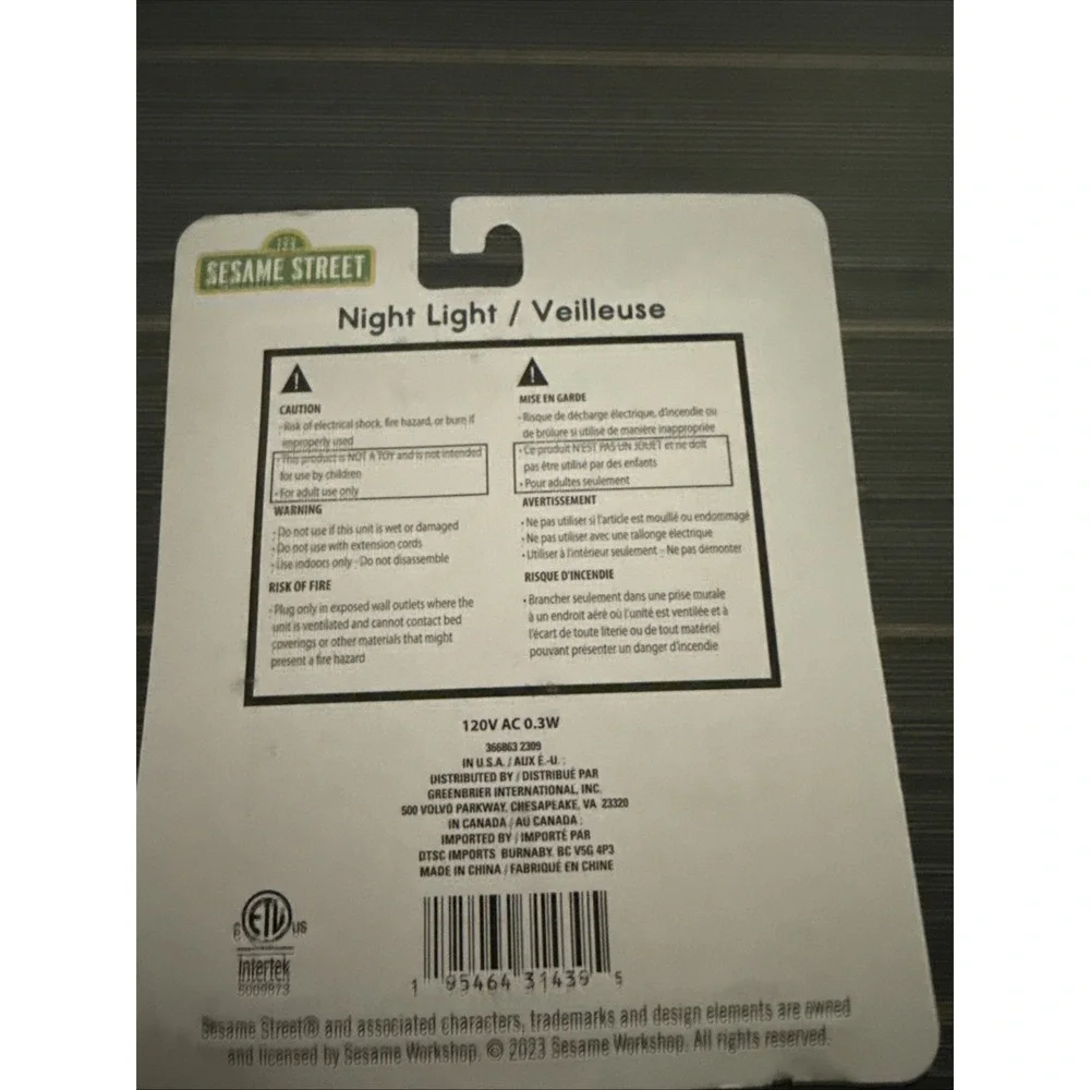 Intertek LED‎ Night Light with On/Off Switch - New - Sesame Street Friends